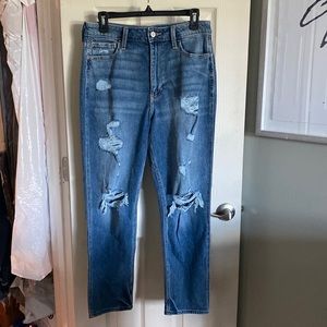Hollister ultra medium high rise ripped jeans size 27 or 5R worn once